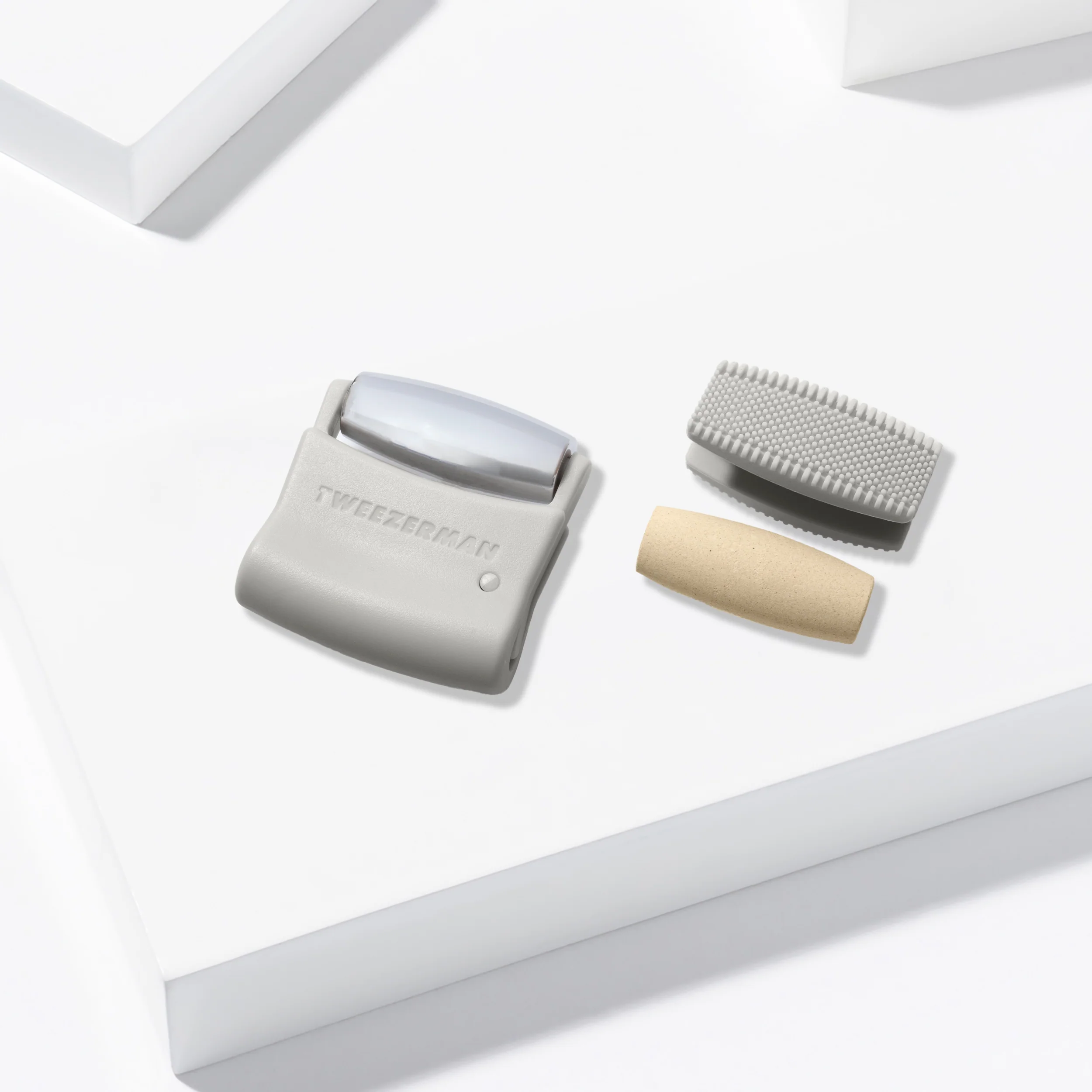 3-in-1 Facial Roller Set - Image 9