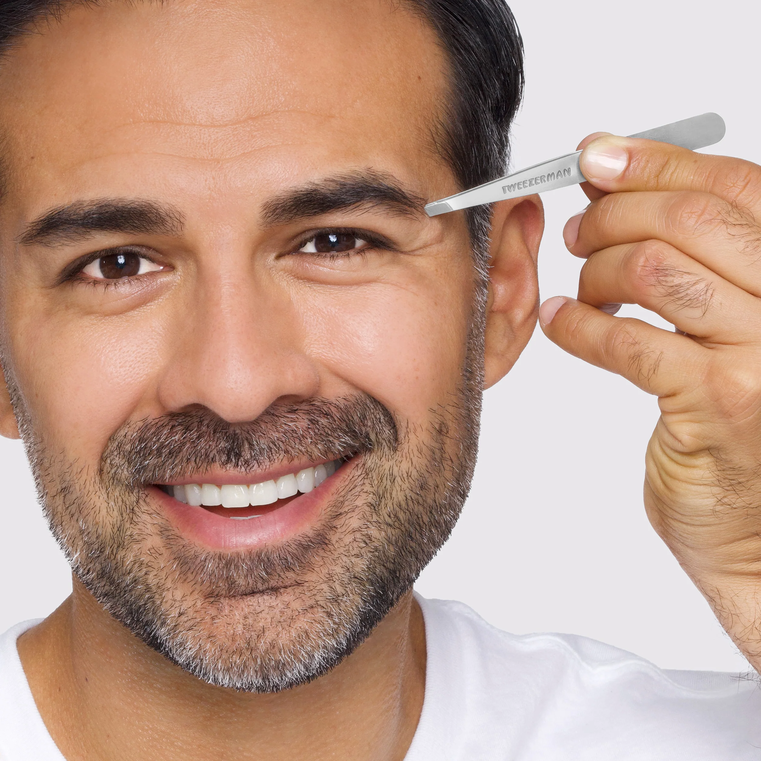 Classic Slant Tweezer - Image 3