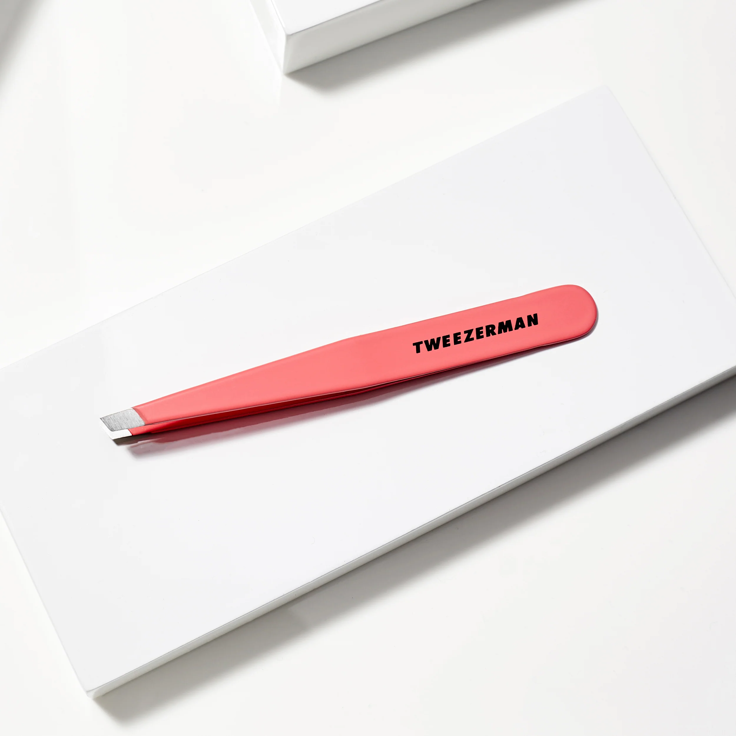 Geranium Slant Tweezer - Image 5